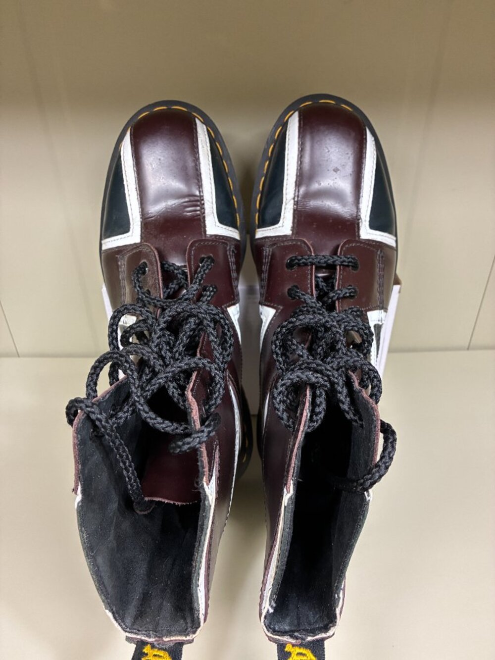 Dr. Martens 1460 Pascal Brit Union Jack 8 Eye Combat Boot Men's 10 - Picture 3 of 6